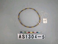 藏品(籐編綴珠腿飾)的圖片